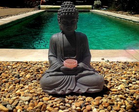 Pool Buddha